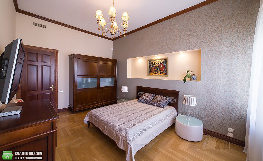 Sell 5-room apartment. Киев,  Большая Житомирская — photo 1