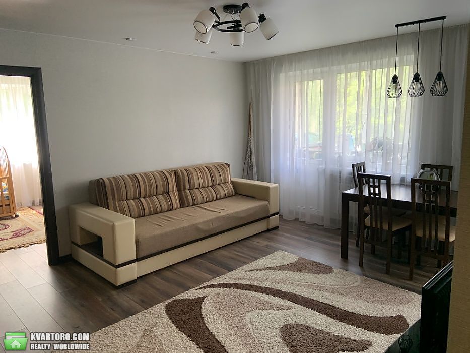 Sell 2-room apartment. Киев,  Салютная — photo 1