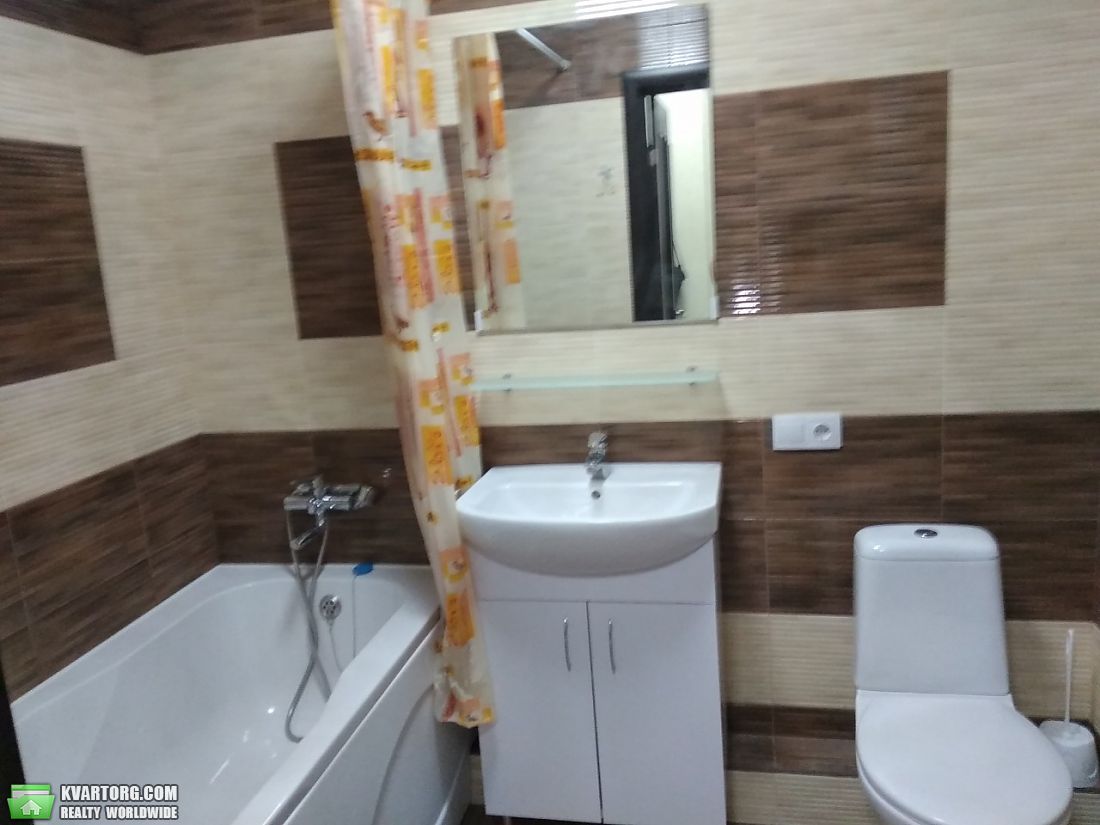 Rent out 2-room apartment. Киев, Панамарева — photo 9