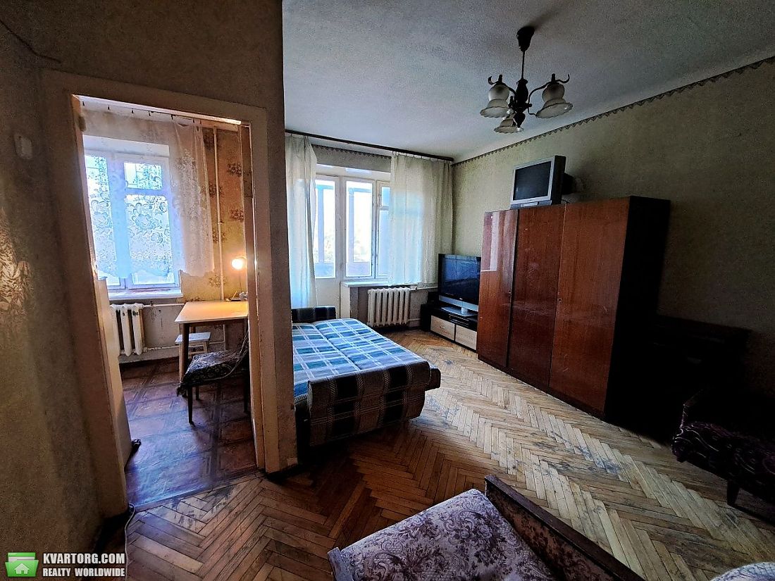 Rent out 1-room apartment. Киев,  Воссоединения пр — photo 3