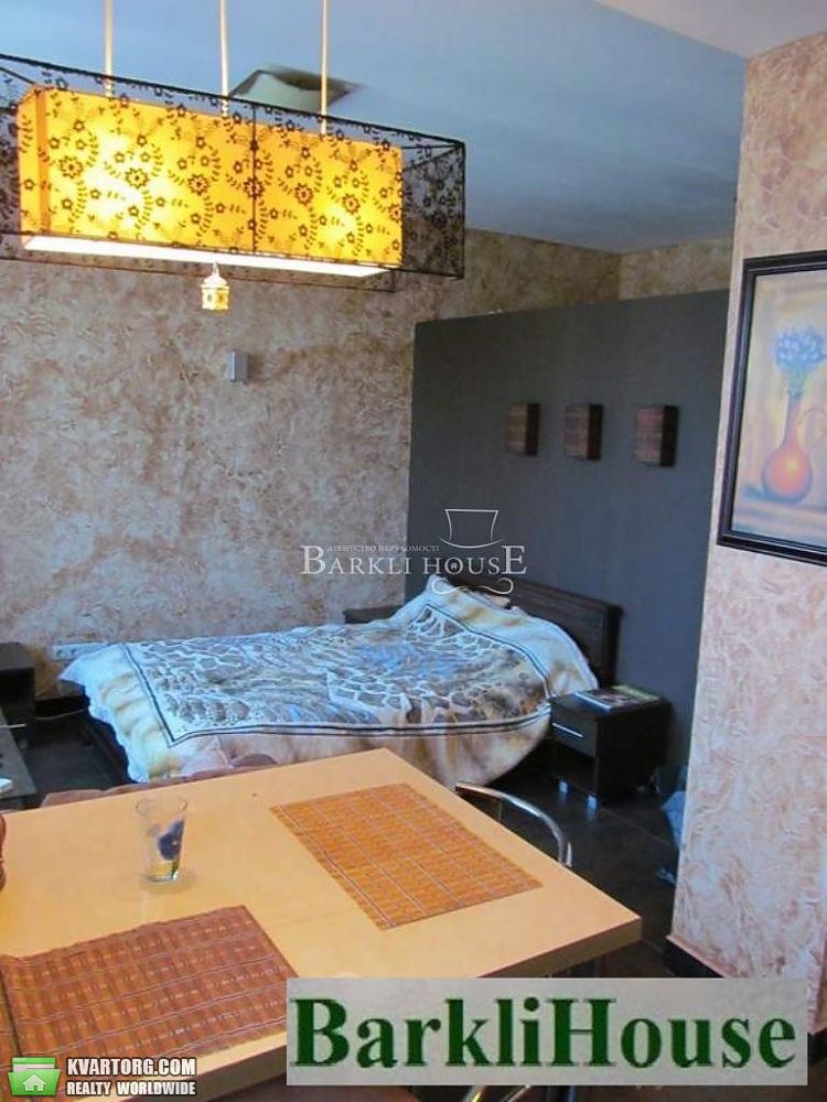 Rent out 1-room apartment. Киев,  Трехсвятительская — photo 2