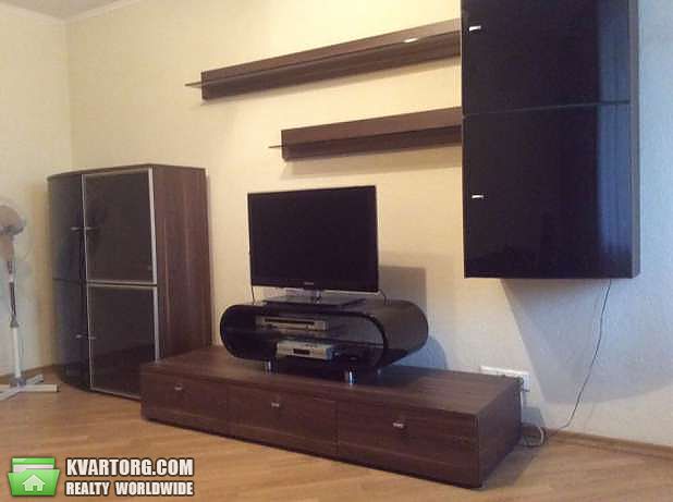 Rent out 3-room apartment. Киев,  Мельникова — photo 1