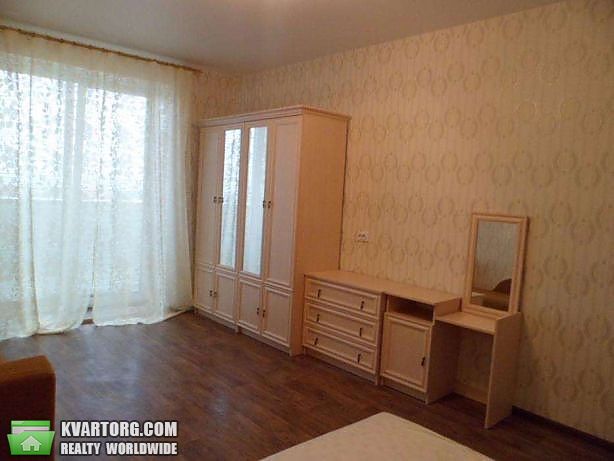 Rent out 2-room apartment. Киев, черкаська — photo 1