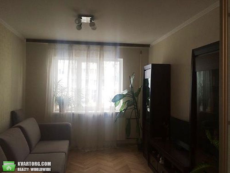Sell 3-room apartment. Киев,  Харьковское шоссе — photo 1