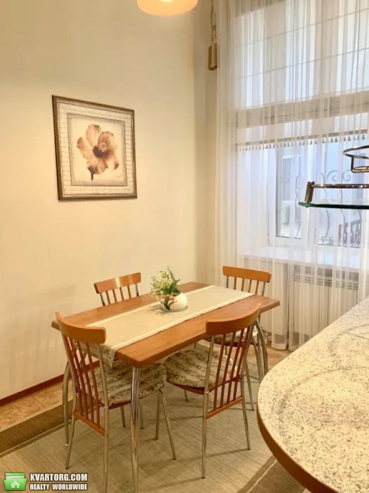 Rent out 2-room apartment. Киев,  Лютеранская — photo 2