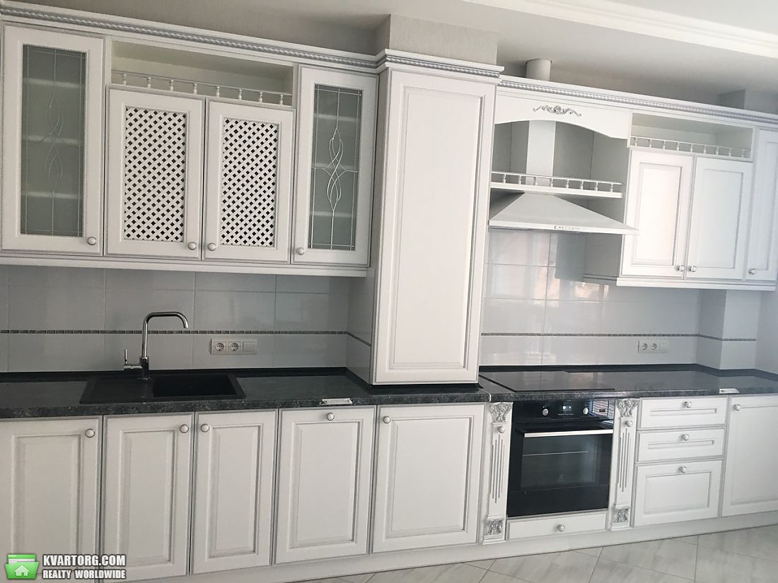 Rent out 3-room apartment. Киев,  Коперника — photo 1