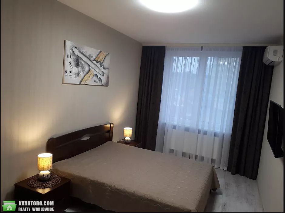 Rent out 1-room apartment. Киев, Бархатная — photo 3