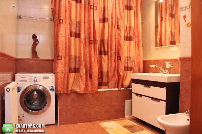Rent out 3-room apartment. Киев,  Павловская — photo 8