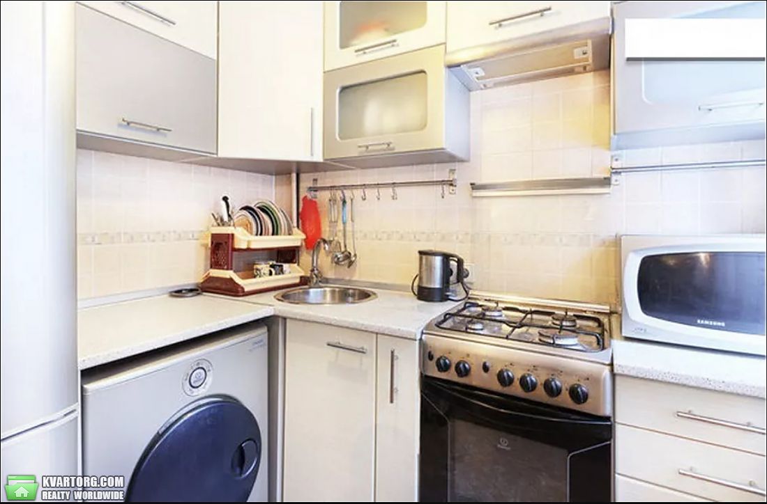 Rent out 2-room apartment. Киев,  Жилянская — photo 5