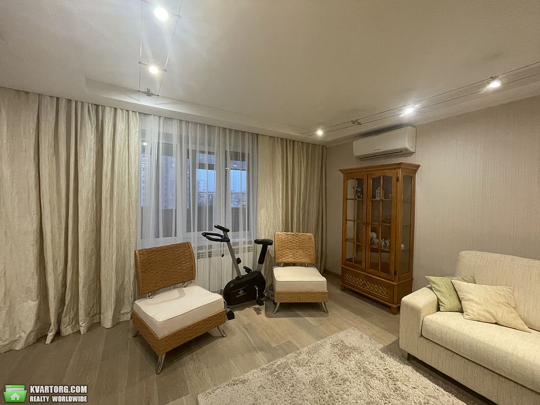 Rent out 3-room apartment. Киев,  Героев Сталинграда пр — photo 2
