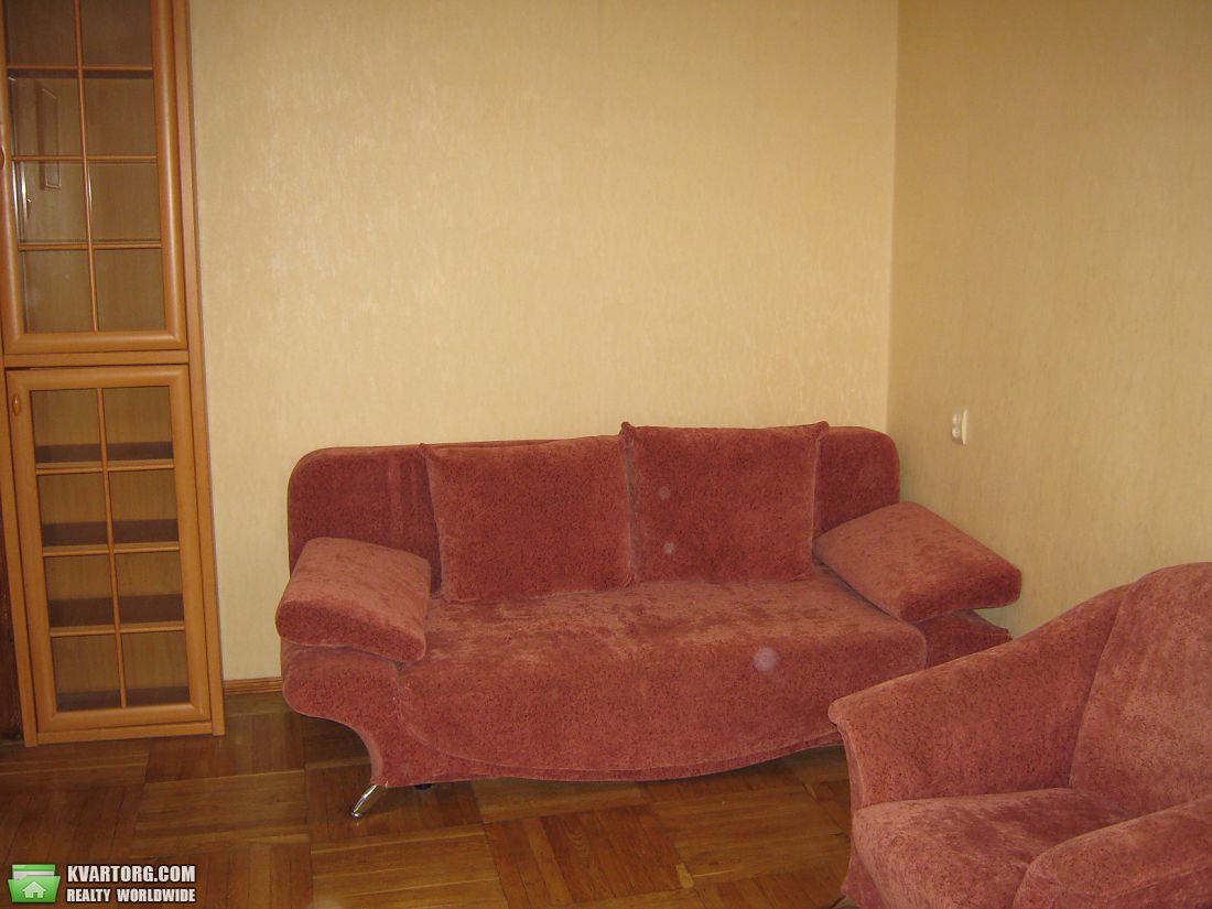 Rent out 2-room apartment. Киев,  Свободы пр — photo 2