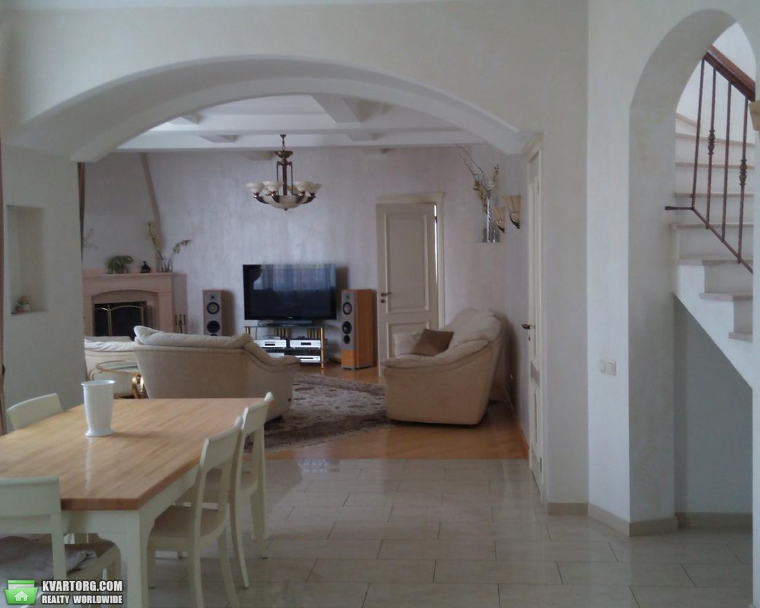 Rent out 5-room apartment. Киев,  Богдана Хмельницкого — photo 2