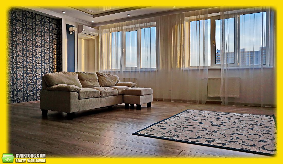 Rent out 4-room apartment. Киев,  Шумского — photo 1