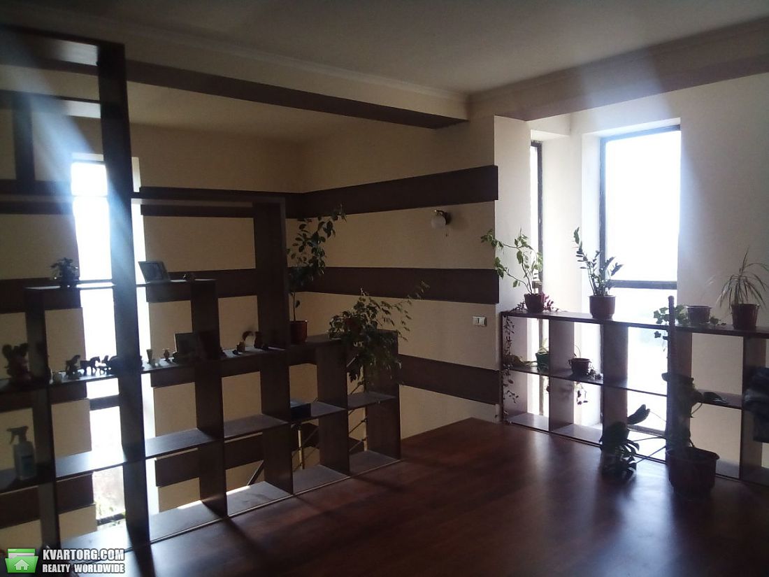 Sell house. Киев,  Довбуша — photo 3