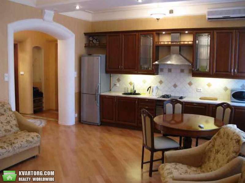 Rent out 3-room apartment. Киев,  Институтская — photo 1