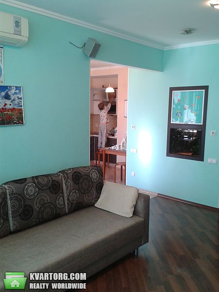 Rent out 3-room apartment. Киев, Бажана — photo 2