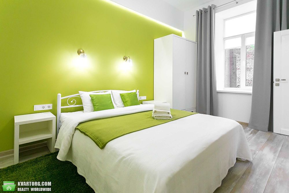 Rent out 2-room apartment. Киев,  Бассейная — photo 1