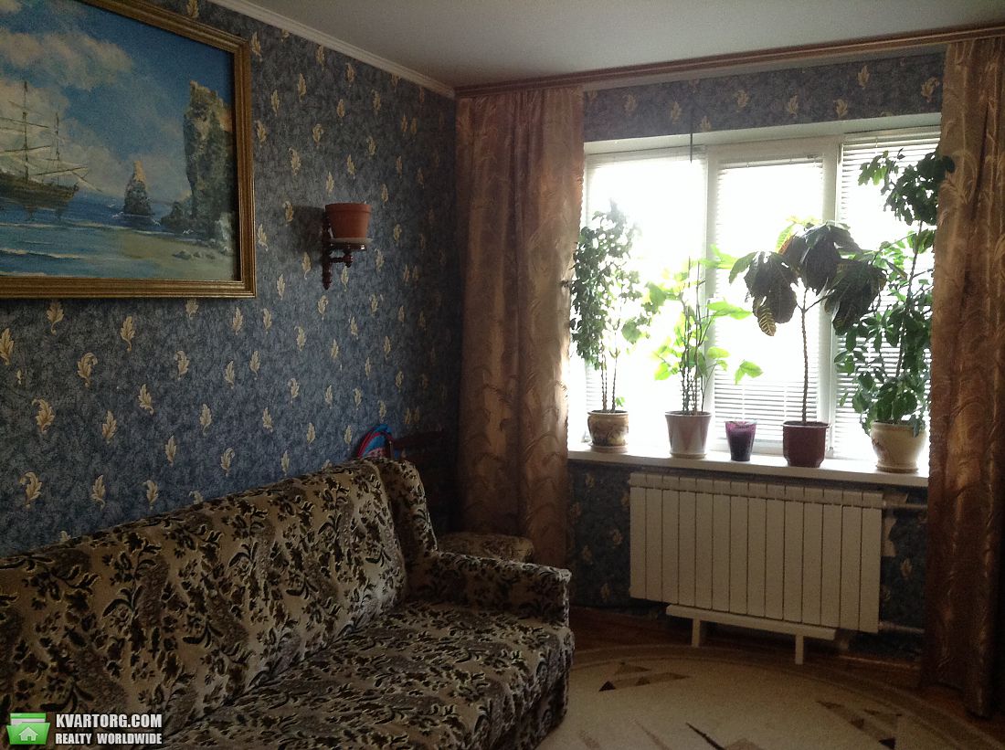 Sell 3-room apartment. Киев,  Санаторная — photo 1