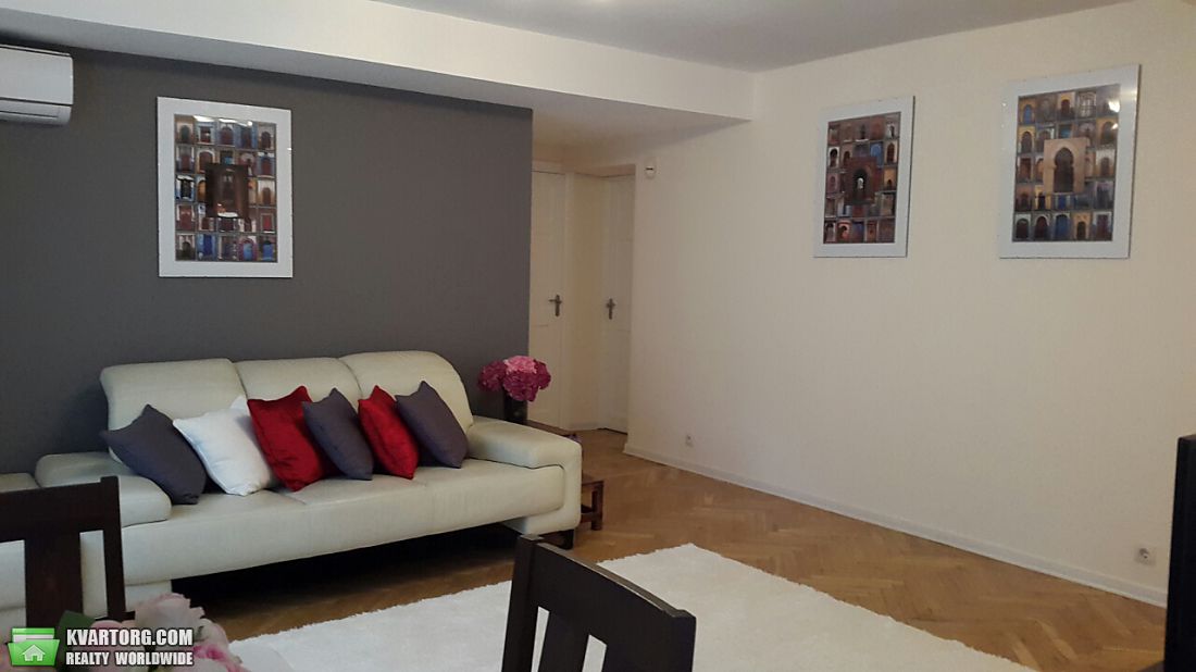 Rent out 3-room apartment. Киев,  Мазепы — photo 1