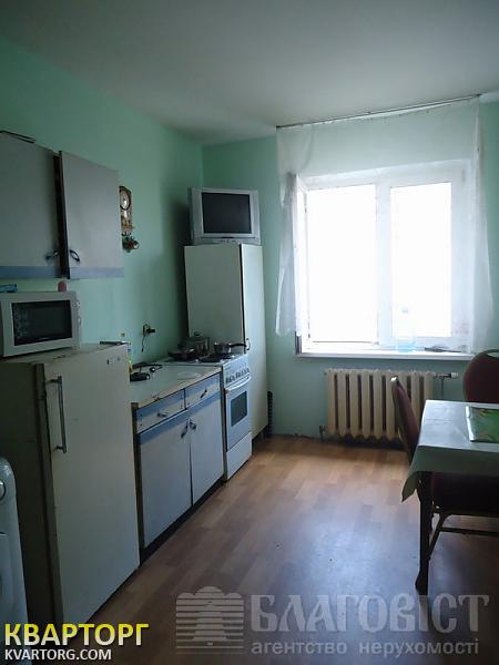 Sell 2-room apartment. Киев,  Урловская — photo 3