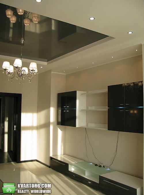 Rent out 2-room apartment. Киев,  Чавдар — photo 2
