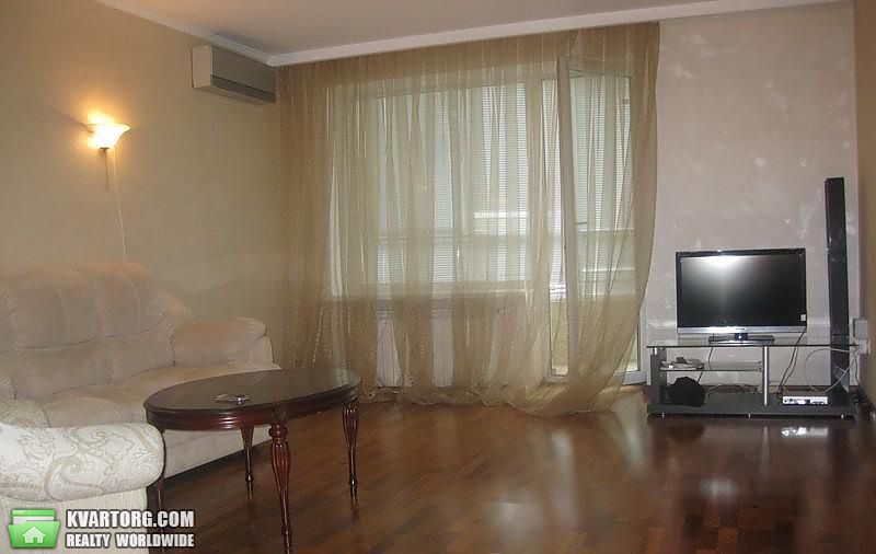 Rent out 2-room apartment. Киев,  Мирного Панаса — photo 1