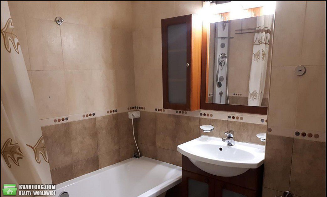 Rent out 3-room apartment. Киев,  Тургеневская — photo 5