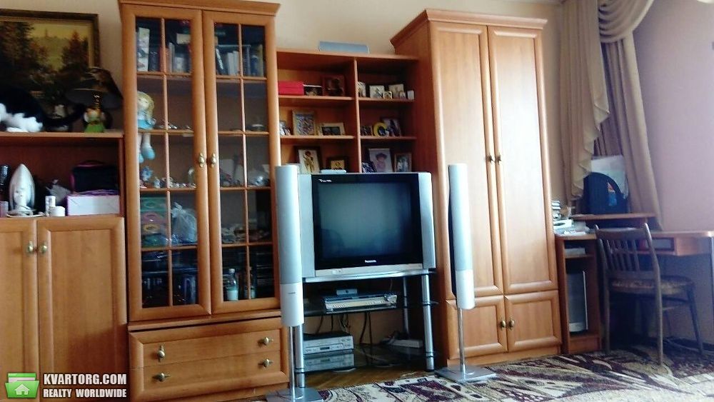 Sell 3-room apartment. Киев,  Радужная — photo 1
