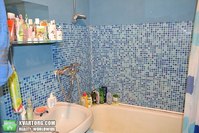 Sell 3-room apartment. Киев,  Комарова — photo 2