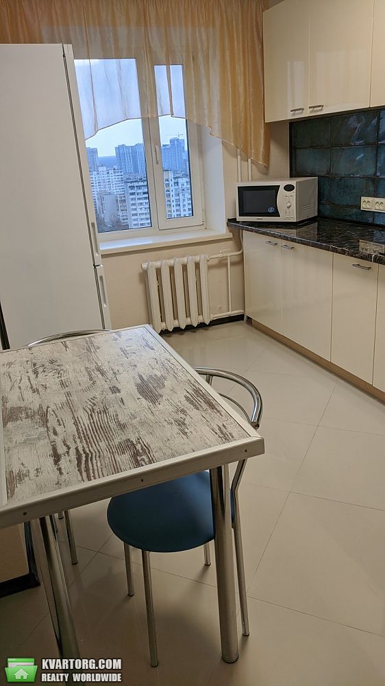 Rent out 3-room apartment. Киев,  Декабристов — photo 7