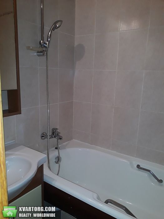 Rent out 3-room apartment. Киев,  Лятошинского — photo 5