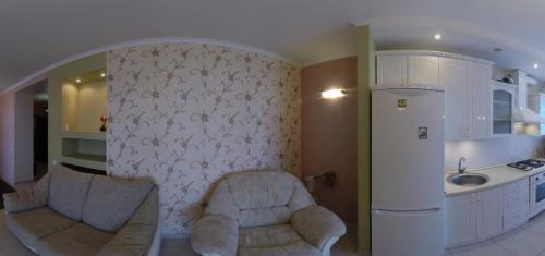 Rent out 2-room apartment. Одесса, Комитетская улица — photo 1