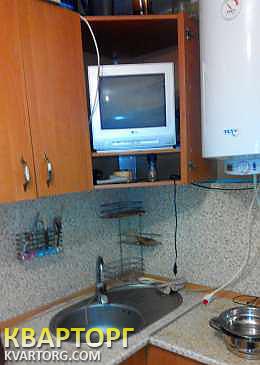 Rent out 2-room apartment. Киев, Миропольская — photo 1