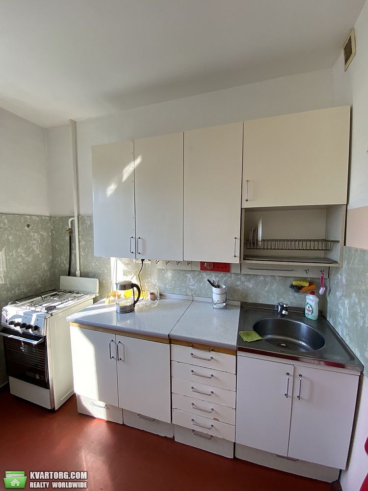 Rent out 2-room apartment. Киев,  Бережанская — photo 1