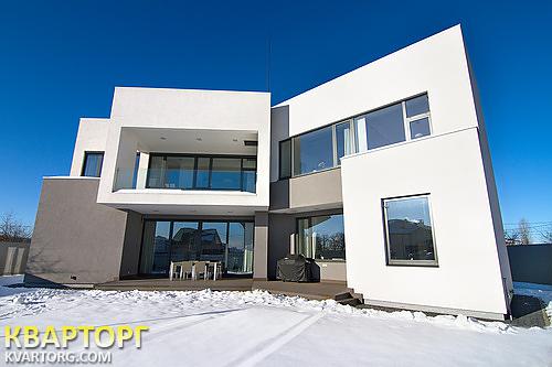 Rent out house. Киев, Международная — photo 1