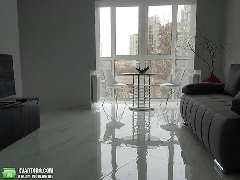 Rent out 2-room apartment. Киев,  Леси Украинки бул — photo 2