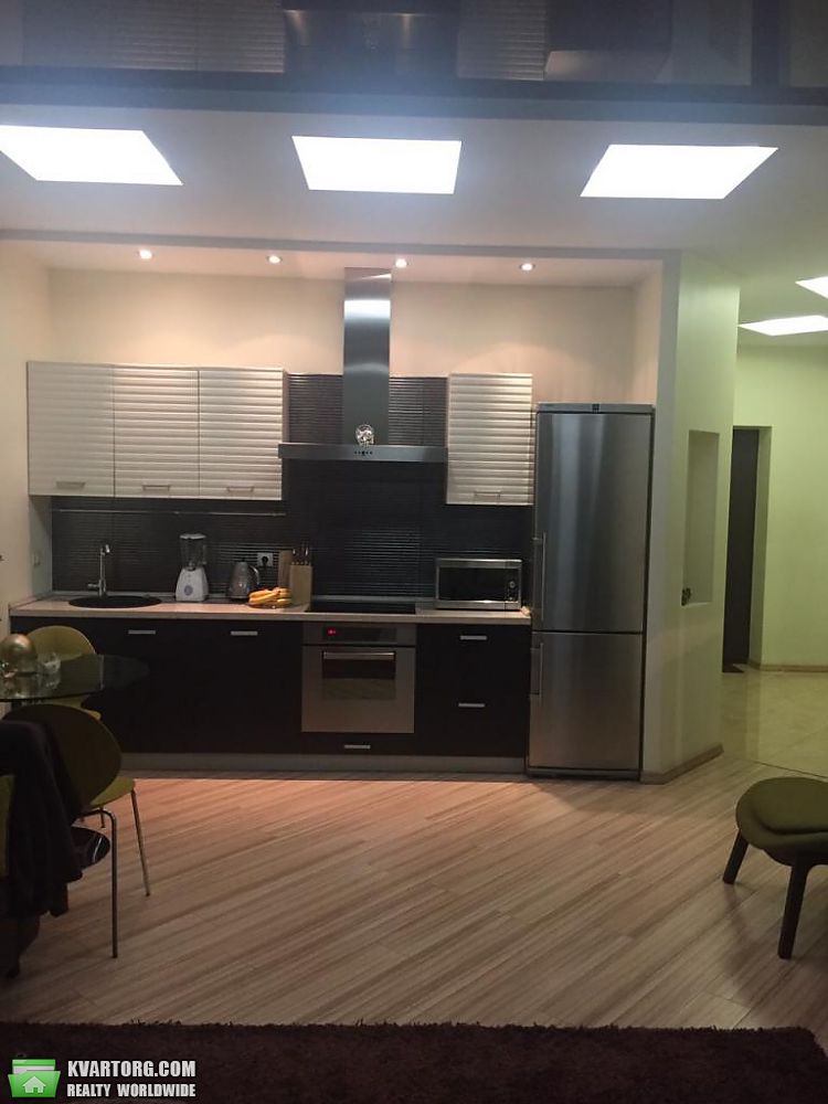 Rent out 2-room apartment. Киев,  Жилянская — photo 3