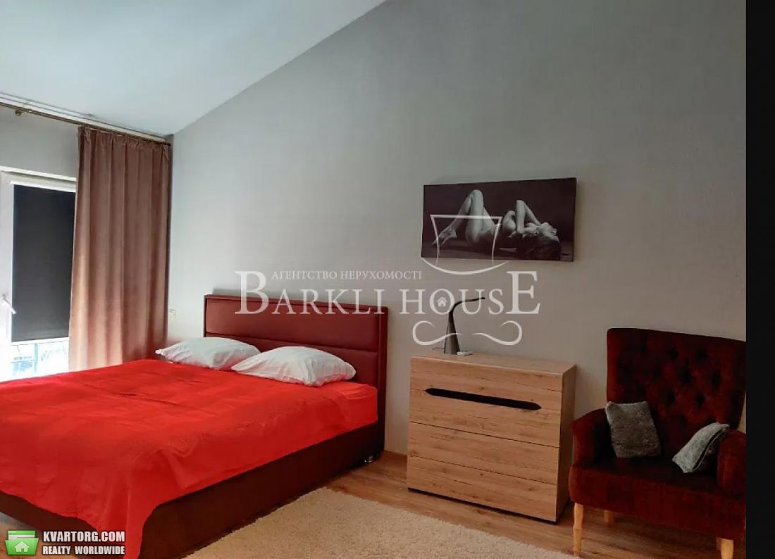 Rent out 3-room apartment. Киев, Дегтярная — photo 4
