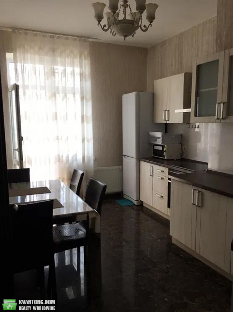 Rent out 2-room apartment. Киев,  Соломенская — photo 2