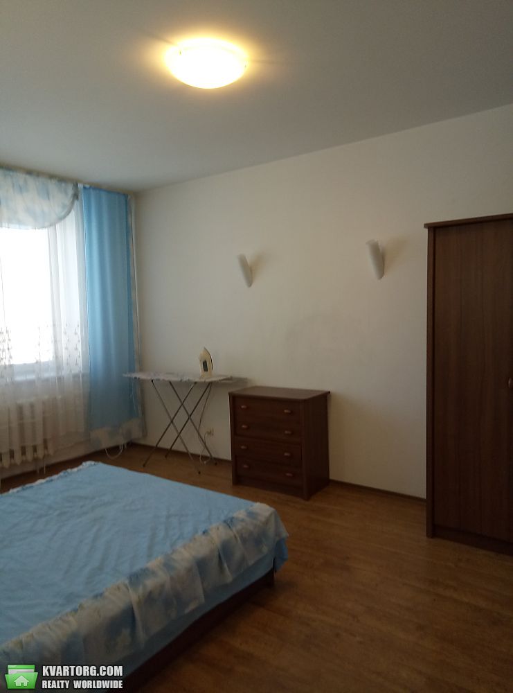Rent out 2-room apartment. Киев,  Бажана — photo 2