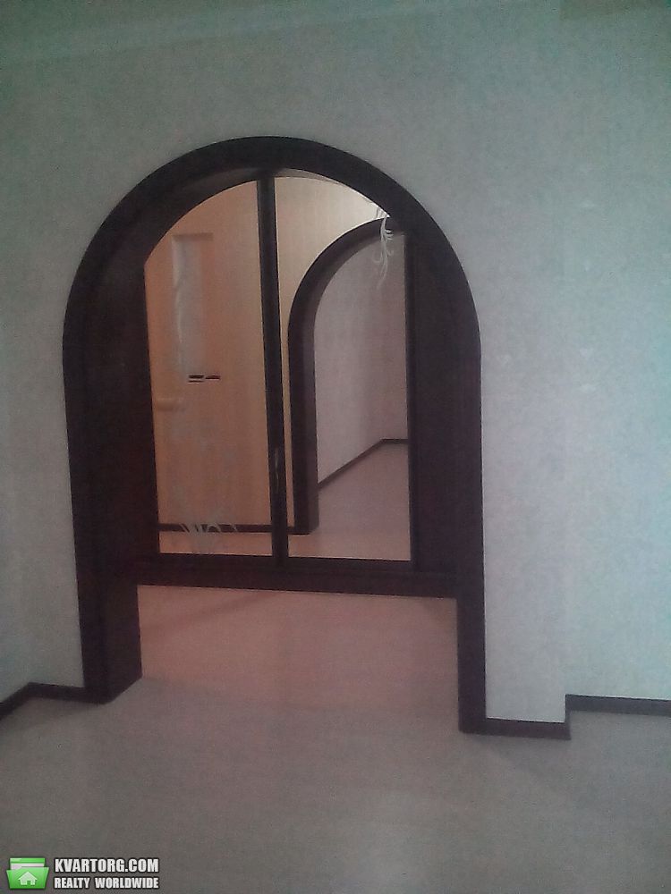 Sell 4-room apartment. Киев,  Рижская — photo 1