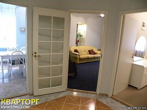 Rent out 2-room apartment. Киев,  Михайловская — photo 4