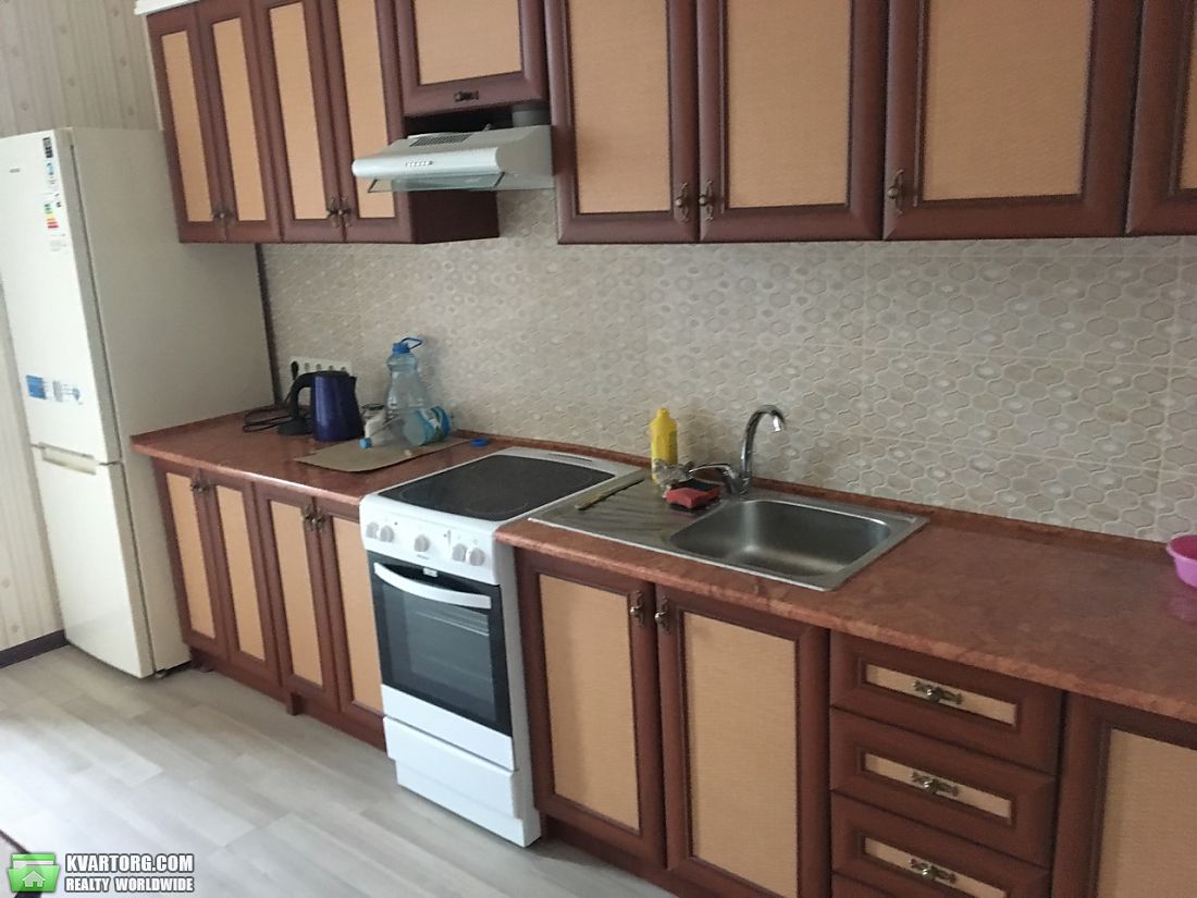 Rent out 1-room apartment. Киев,  Туманяна — photo 1