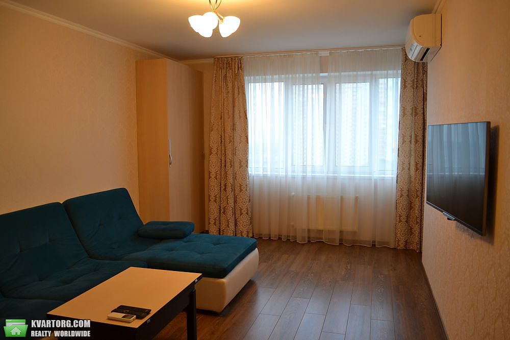Rent out 2-room apartment. Киев,  Шумского — photo 2