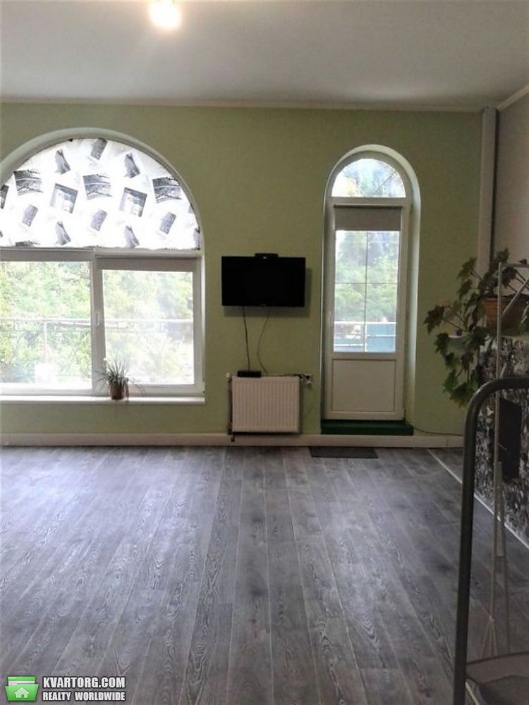 Sell 1-room apartment. Киев, Западынская — photo 1