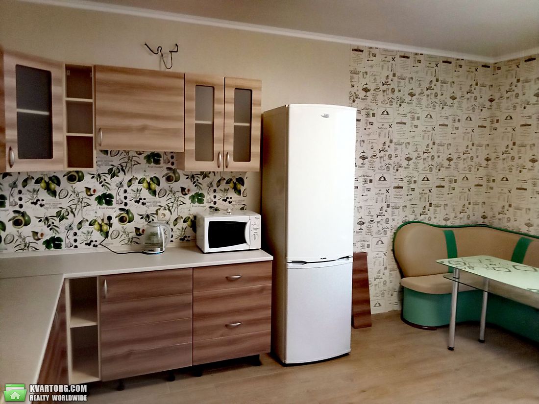 Rent out 2-room apartment. Киев,  Чавдар — photo 2