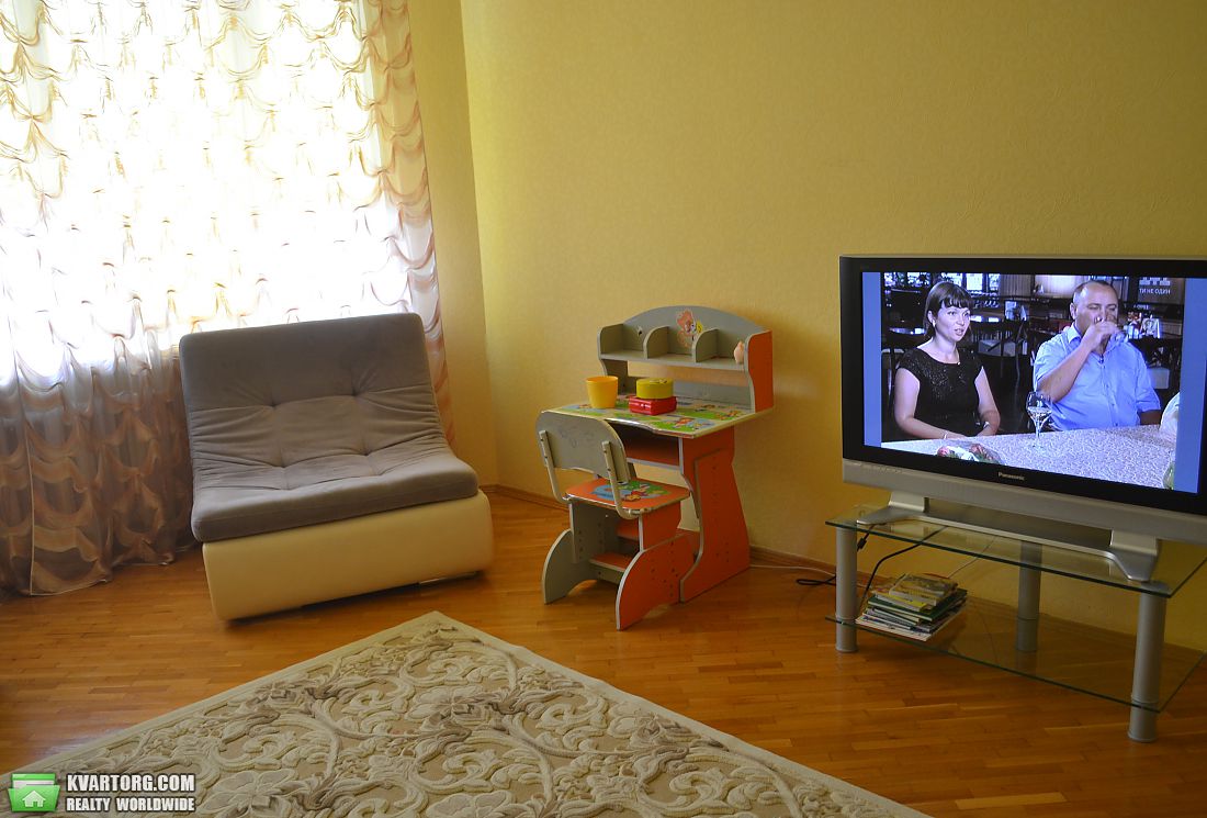 Rent out 2-room apartment. Киев,  Княжий Затон — photo 5
