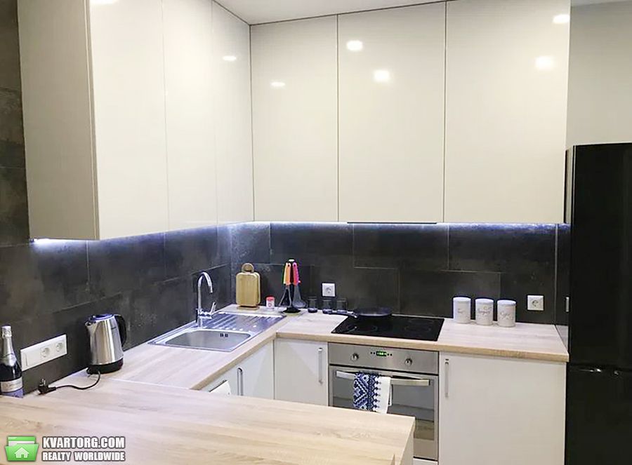 Rent out 2-room apartment. Киев,  Драгоманова — photo 1