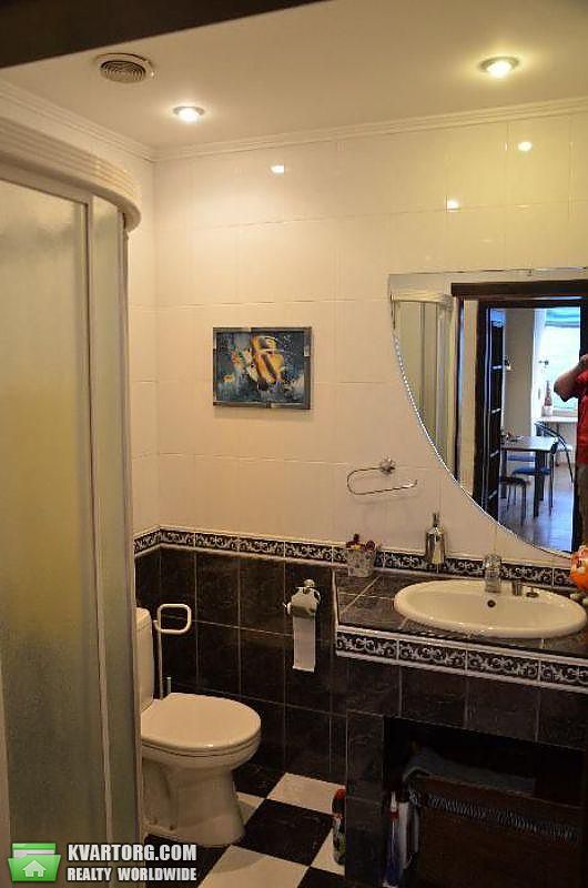 Rent out 4-room apartment. Киев,  Борщаговская — photo 9