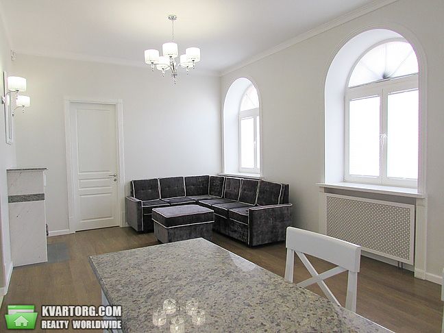 Rent out 4-room apartment. Киев, кожемяцкая — photo 1